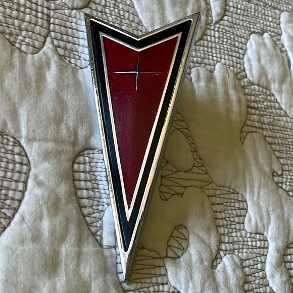 Vintage Pontiac Car Emblem Genuine OEM - Picture 1 of 9